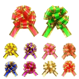 Nơ cầu ren viền vàng